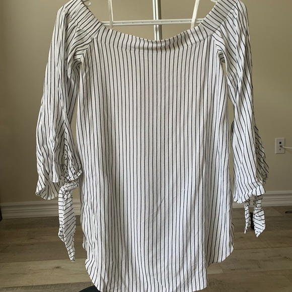 CLUB MONACO Top - Picture 3 of 5